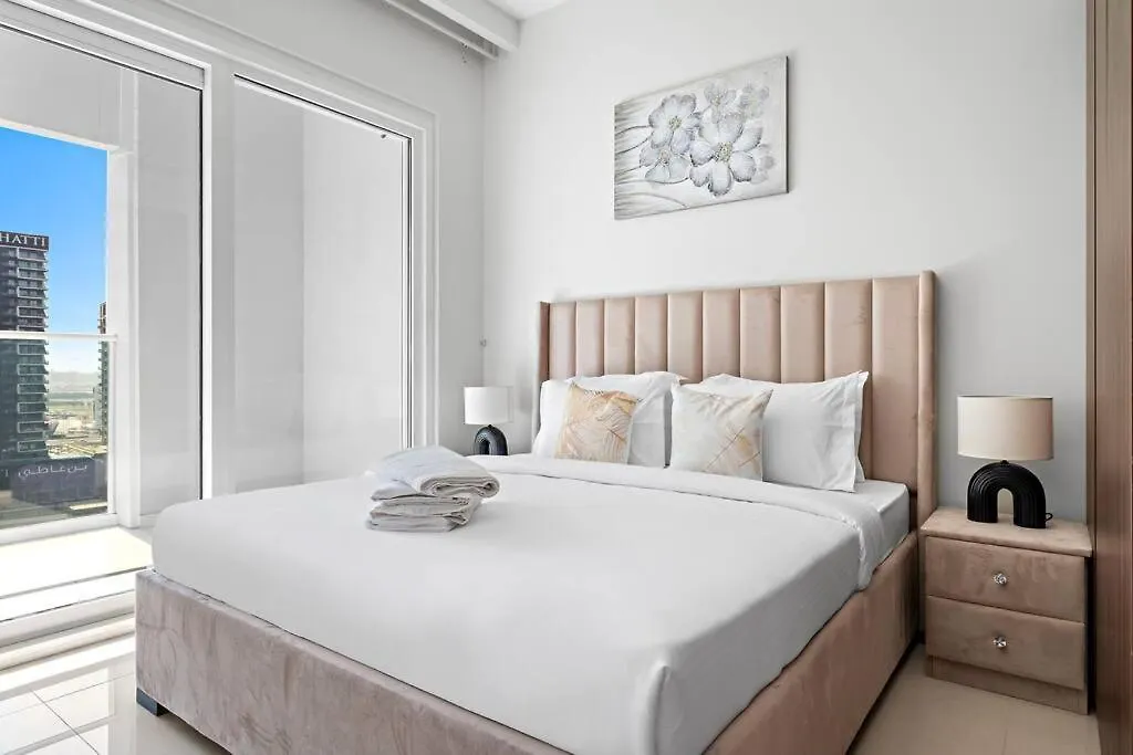 Stunning 1Bhk With A Canal View Dubai